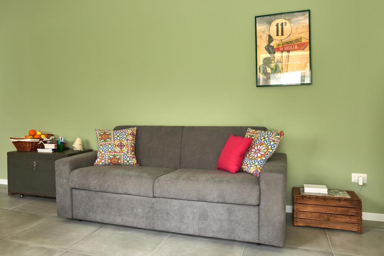 Lacasetta98 Sperlinga Luaran gambar